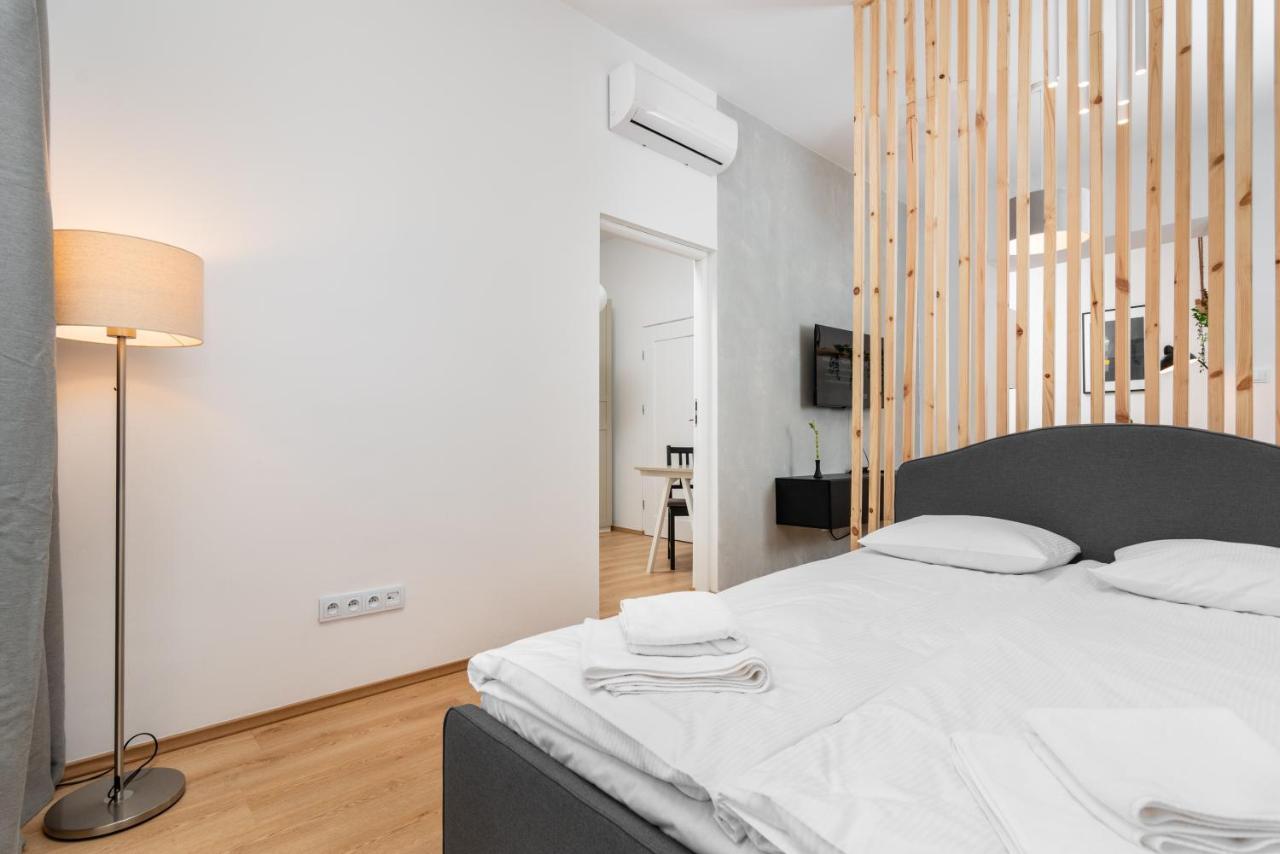 Modern Centrally Located Apartments - By Upstairs Cracovie Extérieur photo