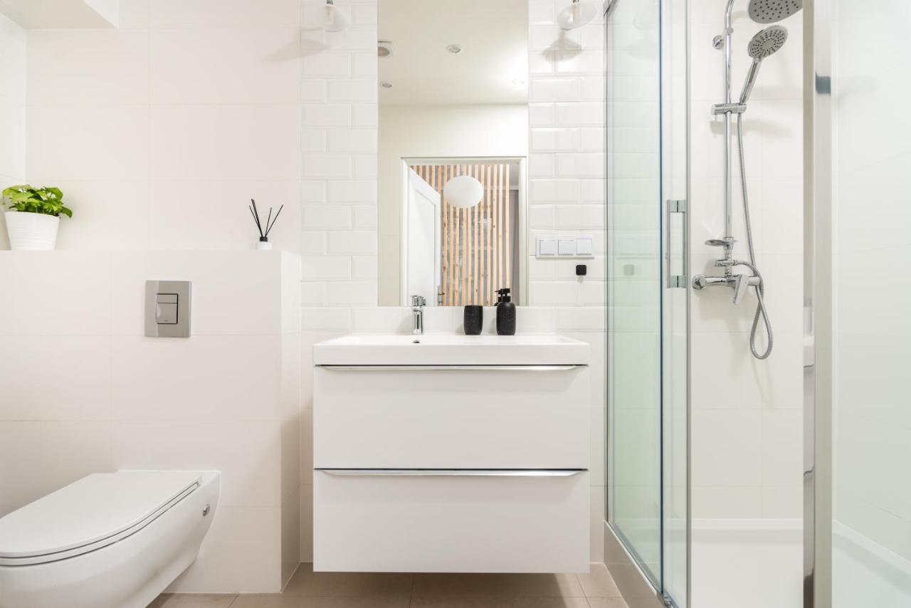 Modern Centrally Located Apartments - By Upstairs Cracovie Extérieur photo
