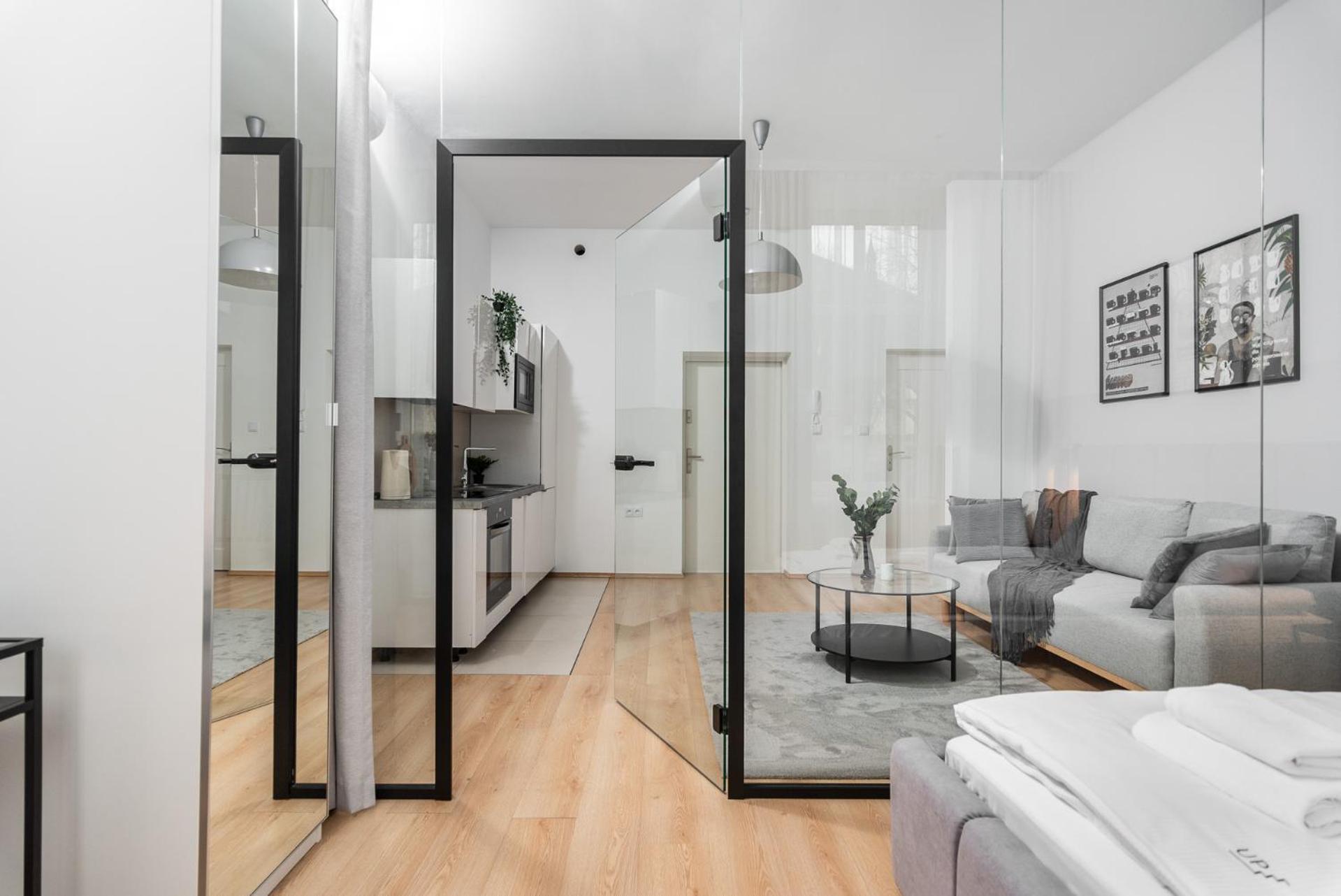 Modern Centrally Located Apartments - By Upstairs Cracovie Extérieur photo